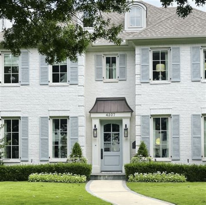 Are the White House windows bullet proof?