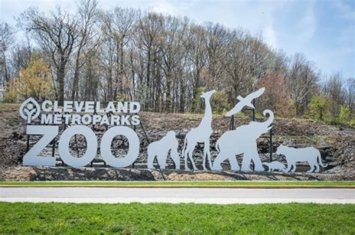 Can you bring your own food to the Cleveland Zoo?