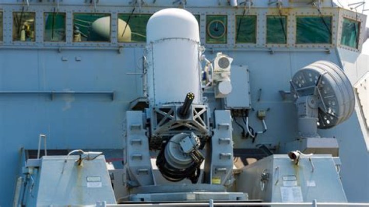 Do aircraft carriers have stabilizers?