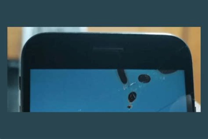 Do skins damage phones?
