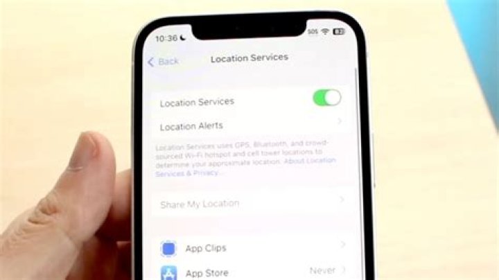 Does location services work when phone off?