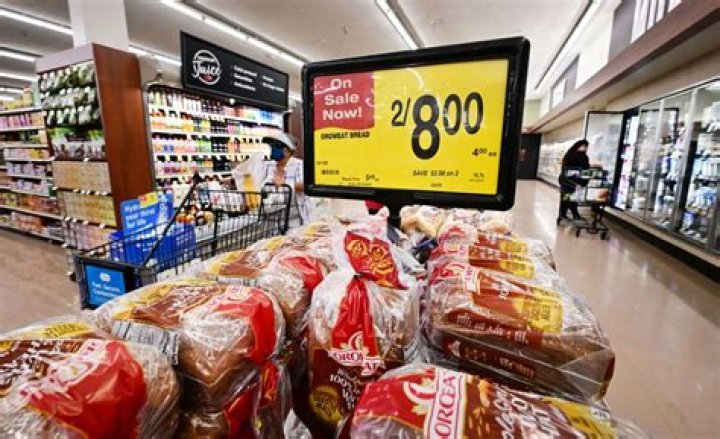 How do grocery stores keep track of expiration dates?