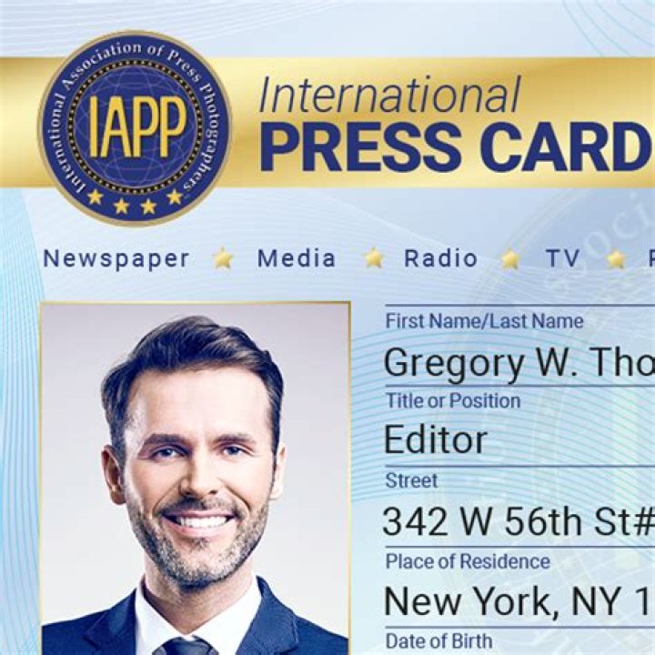 How do you get a press pass UK?