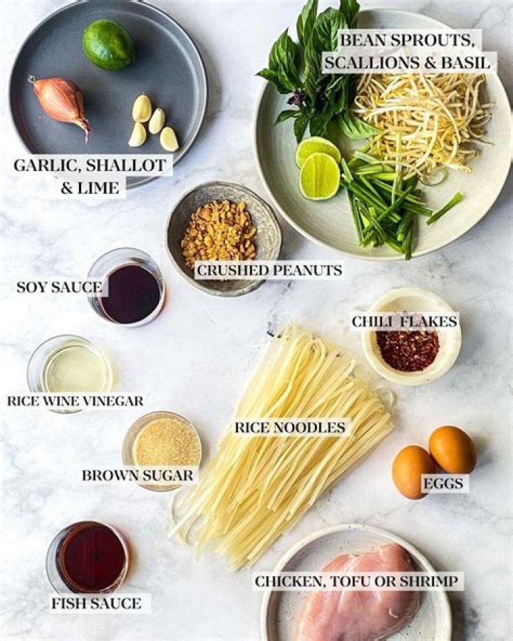 How do you make pad thai from scratch?
