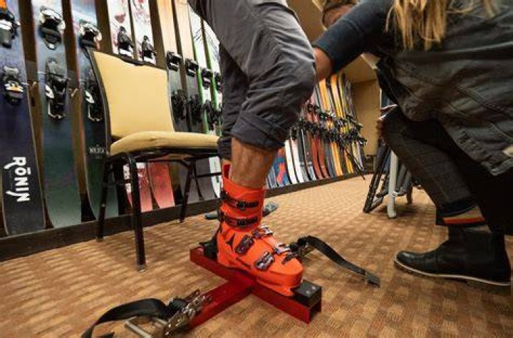 How much does it cost to ski at Timberline?