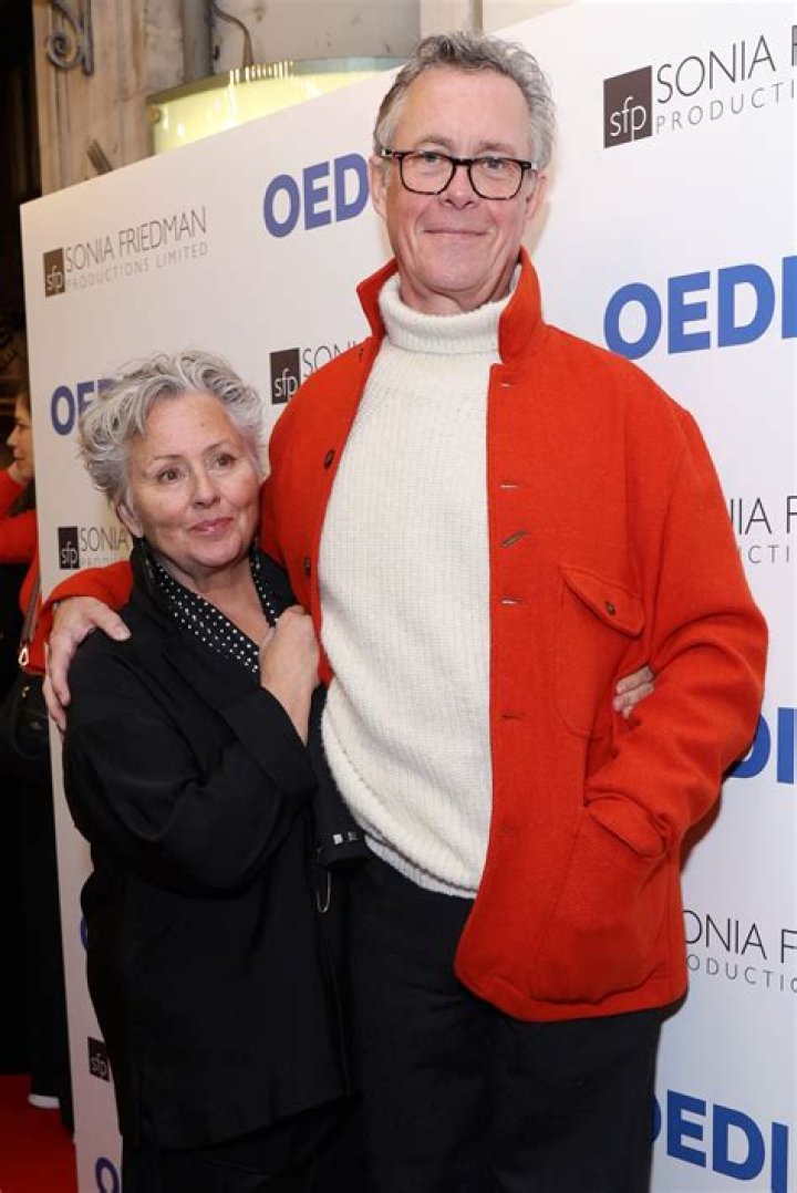 How old is Alex Jennings actress?