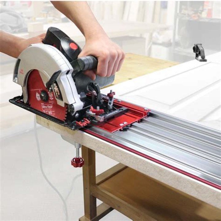 Is circular saw safer than table saw?