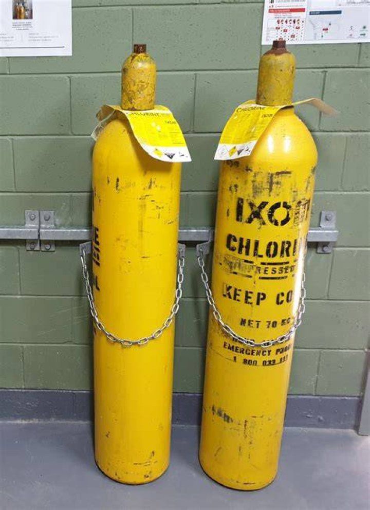 Is mustard gas chlorine gas?