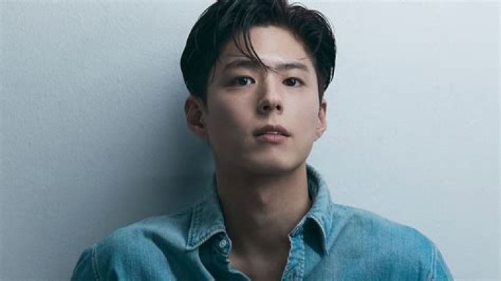 Is Park Bo gum in hwarang?
