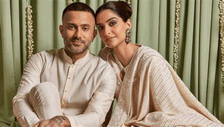 What is the age of Sonam Kapoor?