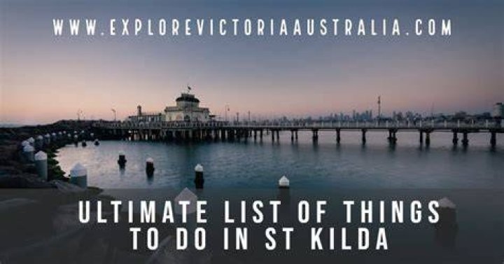 What is there to do in St Kilda at night?