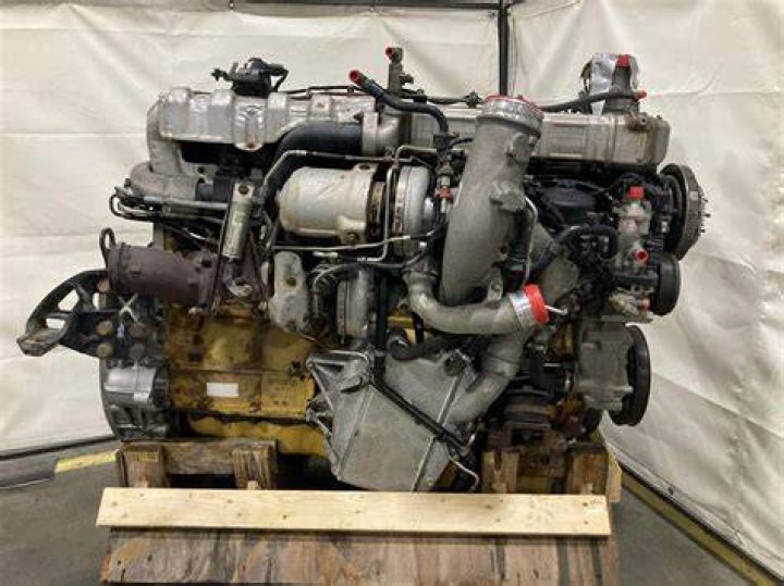 Who makes the Cat CT13 engine?